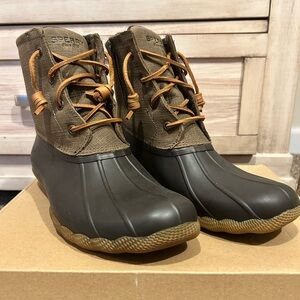 Women’s Sperry Duck boots